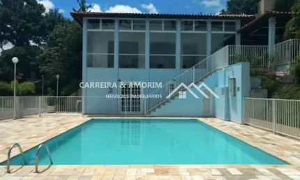 Casa a venda em condomínio, 3 dormitórios, suíte, sala 2 ambientes, sub solo com salão de festas e quintal, 3 vagas. estuda permuta por apartamento.