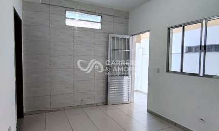 ALUGO CASA COM 02 DORMITÓRIOS 60m² NO JARDIM CASA BLANCA, A 6 min (1,8 km) DO METRÔ GIOVANI GRONCHI.