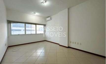 Sala comercial à venda na Avenida Desembargador Vítor Lima, 260, Trindade, Florianópolis por R$ 135.000