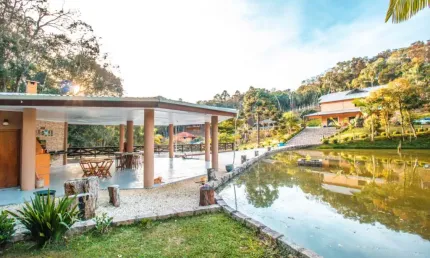 Chácara / sítio com 4 quartos à venda na Engenheiro Angelo Lopes, 1, Bateias, Campo Largo por R$ 3.980.000