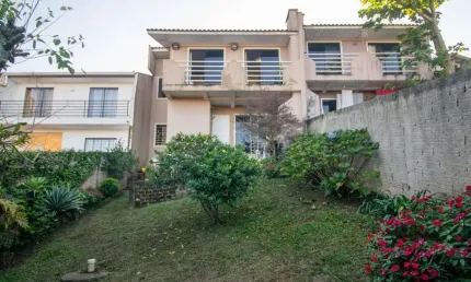 Casa com 3 quartos à venda na Joao Claudino Magaton, 31, Itaqui, Campo Largo por R$ 330.000
