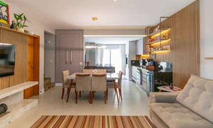 Casa com 3 quartos à venda na Rua Ema Taner de Andrade, 175, Loteamento São José, Campo Largo por R$ 830.000