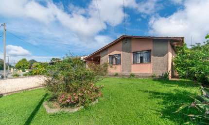 Casa com 3 quartos à venda na Rodovia dos Expedicionários, 3544, Bom Jesus, Campo Largo por R$ 849.000