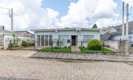 Casa com 3 quartos à venda na Rua Francisco de Azevedo Macedo, 610, Vila Solene, Campo Largo por R$ 900.000