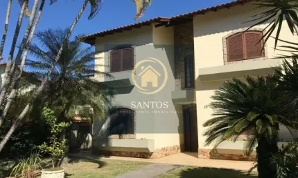 Excelente casa bifamiliar no condomínio Bosque dos Esquilos no Anil
