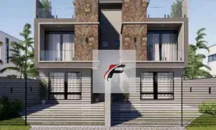 Sobrado com 3 dormitórios à venda, 137 m² por R$ 950.000,00 - Capão Raso - Curitiba/PR