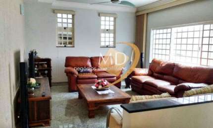 Casa com 4 quartos à venda na Rua Pelegrino Bernardo, Olímpico, São Caetano do Sul por R$ 1.200.000