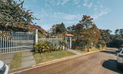 Excelente Casa no Condomínio Estancia Cabral, com 4 Dormitórios e 233,82m² de área construída