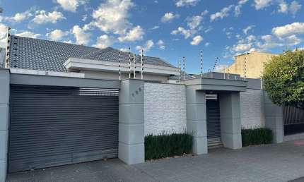 Casa com 2 suítes e Piscina para Venda, Pacaembu, Londrina, PR