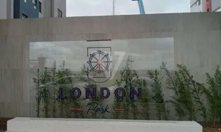 Vendo apartamento no Condomínio London Park - Maria Celina.
