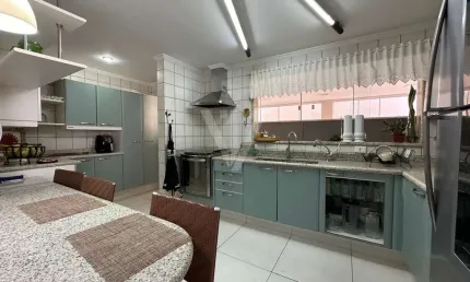 Sobrado à venda, Parque Residencial Alcântara, Londrina, PR