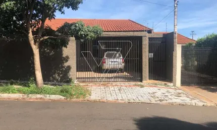 Casa com 3 quartos à venda no Leonor, Londrina 