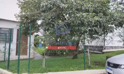 Maravilhoso terreno para quem quer investir em construção. ótima localização de frente para a deros