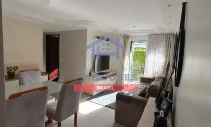 Lindo Apartamento  térreo com 3 dormitórios, sacada e churrasqueira à venda, no bairro Pinheirinho,