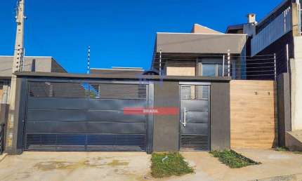 Linda casa NOVA alto padrão com 3 amplos quartos e suite à Venda, bairro Guarani, Colombo, PR