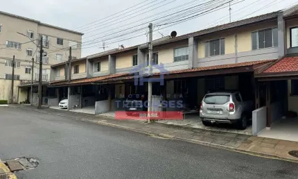 Lindo Sobrado com 3 dormitórios à venda, Alto Boqueirão, Curitiba, PR por R$459 mil