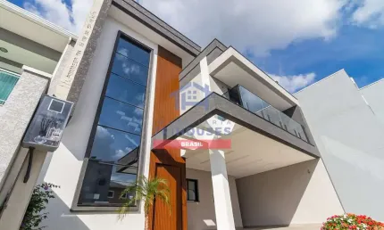 Sobrado Triplex alto padrão em condominio fechado com 4 dormitórios e 2 suítes à venda, no bairro U