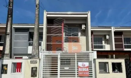 Sobrado geminado no jardim iririú com 3 quartos para locação, 102 m²