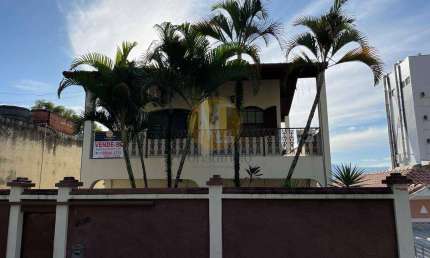 Casa 5 Dormitórios sendo 1 Suíte - 177m² - Próximo ao Santuário Nacional