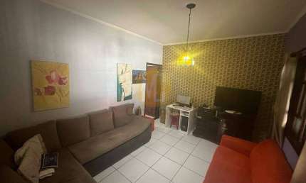 Casa 2 Dormitórios sendo 1 Suíte - 85 m² - 2 Vagas - Vila das Flores