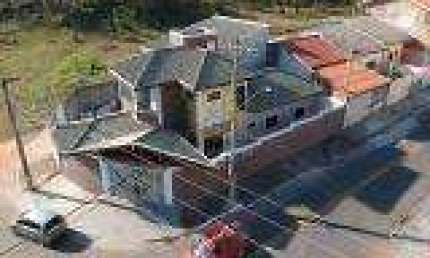Casa com 3 dormitórios,  moderna no jardim Santa Júlia