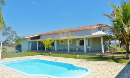 Chácara em Paraibuna 2.300 m² - Casa com 3 Dormitórios sendo 1 Suíte