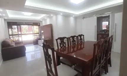Localização privilegiada, próximo à beira-mar, qualidade de vida garantida