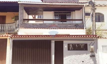Casa à venda-850 mil-304m²-5 qts-2 suítes-5 banheiros-3 vagas-Portuguesa/RJ