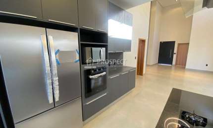 Casa Completa no Alto do Castelo | 3 suítes | 4 vagas