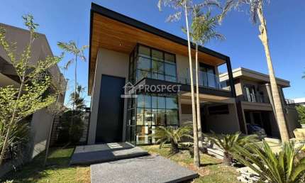Casa condomínio Buganville - 526 m² | 4 suítes | Sauna
