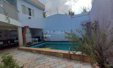 Casa na Lagoinha com área de lazer | 3 dormitórios | 4 vagas
