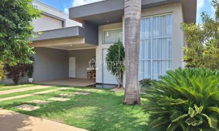 Casa no Condomínio Terras de Siena | 3 dormitórios | 4 vagas