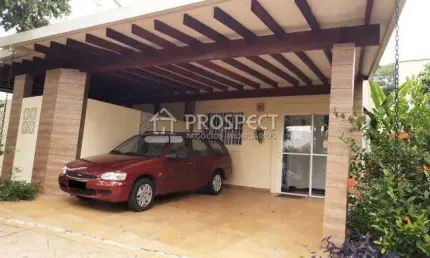 Casa em Condomínio | Frente Parque Curupira | 4 suítes