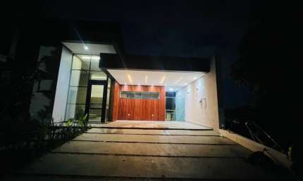 Aluga-se casa duplex com 4 suítes  100% mobiliada com piscina