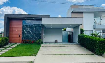 Vende-se belissima casa terrea com pé direito alto e com 3 suítes na ponta negra