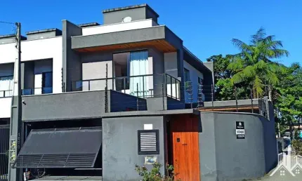 Sobrado Geminado para Venda em Joinville, Aventureiro, 2 dormitórios, 2 suítes, 3 banheiros, 1 vaga