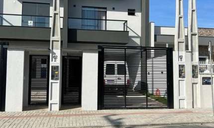Sobrado Geminado para Venda em Joinville, Vila Nova, 3 dormitórios, 1 suíte