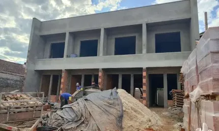 Sobrado Geminado para Venda em Joinville, Vila Nova, 2 suítes, 3 banheiros, 2 vagas