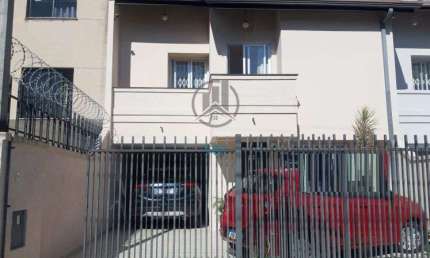 Sobrado frente pra rua  com ático e 3 quartos à venda no Portão.