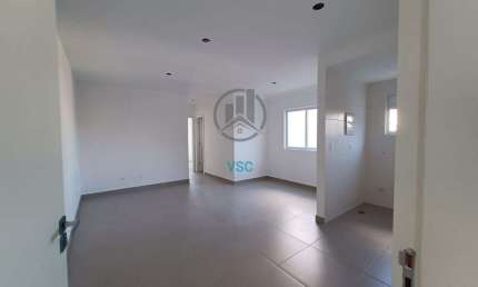 Apartamento de dois quartos com uma bela sacada, na melhor localização do Fazendinha