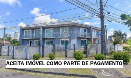 Sobrado de esquina, 4 quartos à Venda no mossunguê.