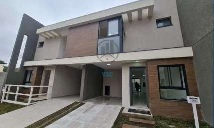 Sobrado em Condomínio, 3 quartos sendo uma suíte com closet, 2 vagas e espaço nos fundos