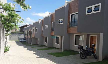SOBRADO A VENDA EM CONDOMÍNIO A 500 METROS DO PARQUE TANGUÁ