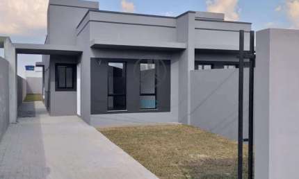 Casa a venda Localizada no Atuba próximo Abel Scussiato.