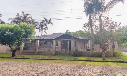 Casa com 3 quartos à venda na Rua Padre Antônio Ruiz de Montoya, 114, Cristo Rei, São Leopoldo por R$ 900.000