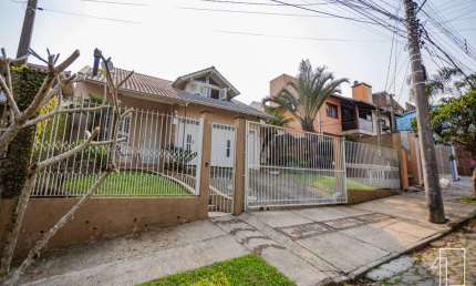 Casa com 3 quartos à venda na Rua Doutor Wilson Félix Vieira, 310, Feitoria, São Leopoldo por R$ 750.000