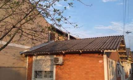 Casa em condomínio fechado com 2 quartos à venda na Rua Cariri, 321, Capão da Cruz, Sapucaia do Sul por R$ 180.000