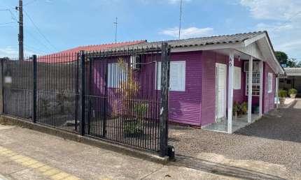 Casa com 2 quartos à venda na Elísio Silva, 45, Vila Três Marias, Esteio por R$ 300.000