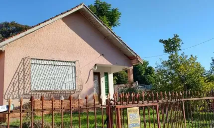 Casa com 2 quartos à venda na Parobé, 89, Centro, Esteio por R$ 1.490.000