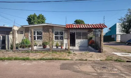 Casa com 3 quartos à venda na Rua Vereador Ernesto Menezes, 711, Vila Olímpica, Esteio por R$ 500.000